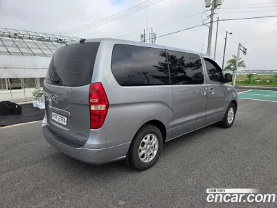 2011 Hyundai Starex 5-Seater VAN, фото 1, лот 10191132