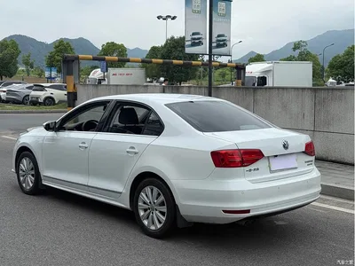 2015 Volkswagen Sagitar 230TSI Manual Comfort, фото 4, лот 10457294