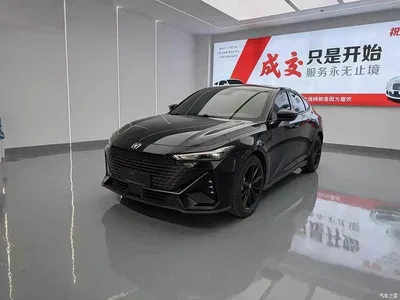2024 Changan UNI-V 1.5T Deluxe, фото 1, лот 10402052