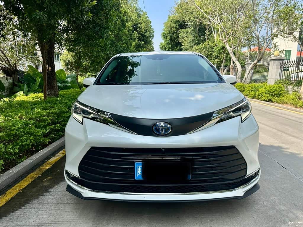 2023 Toyota Sienna 2.5L Hybrid Comfort Edition, фото 2, лот 11221476
