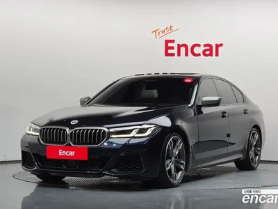 2022 BMW 5-Series M550i xDrive, фото 1, лот 10219492