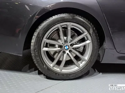 2020 BMW 5-Series 520i M Sport, фото 4, лот 10072379