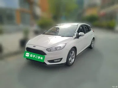 2015 Ford Focus Hatchback 1.6L Manual Comfort, фото 1, лот 10283387