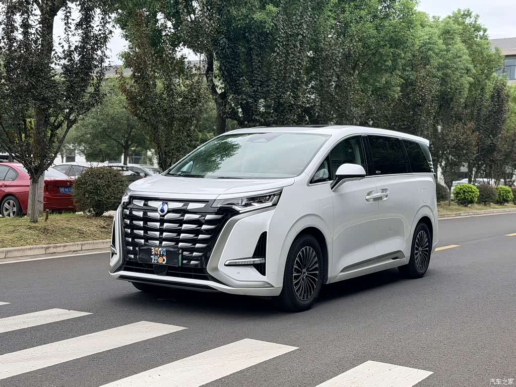 2022 Denza D9 DM-i 970 All-Wheel Drive Honor Edition, фото 2, лот 11228542