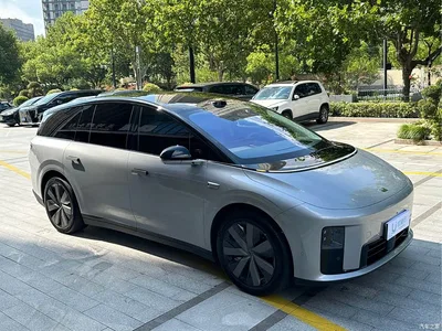 2025 Li Auto Li i8 Standard Edition, фото 3, лот 10824266