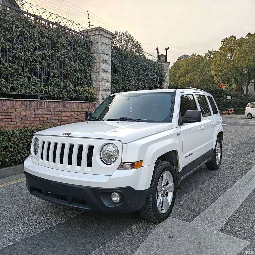 2014 Jeep Patriot 2.4L Luxury Navigation, фото 1, лот 10427630