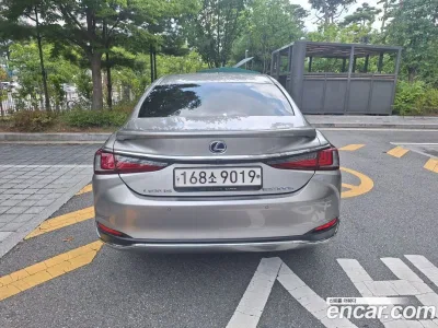 2020 Lexus ES 300h Luxury Plus, фото 2, лот 10210205