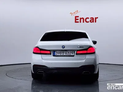 2022 BMW 5-Series 520i M Sport, фото 3, лот 10050131