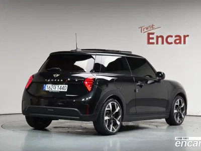 2026 Mini Cooper Favoured, фото 1, лот 10522852