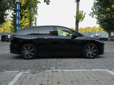 2025 Li Auto i6 4WD Base Model, фото 4, лот 11550093