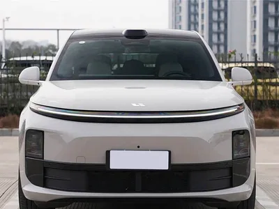 2025 Li Auto L6 Max Smart Renewal Edition, фото 2, лот 10446805