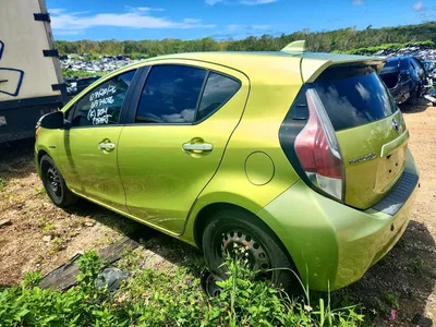 2015 TOYOTA PRIUS C ONE, фото 2, лот 10547144