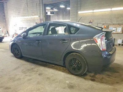2015 TOYOTA PRIUS TWO, фото 2, лот 10510453
