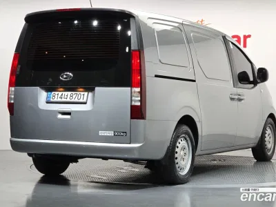 2023 Hyundai Staria Cargo 3-Seater, фото 2, лот 10145011