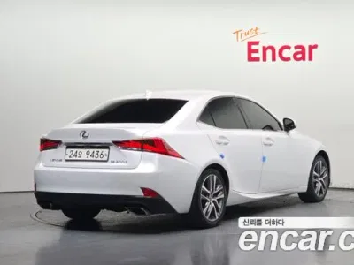 2017 Lexus IS 200t Supreme, фото 2, лот 10032771