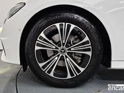 2025 Mercedes-Benz E-Class E200 Avantgarde, фото 4, лот 10054620