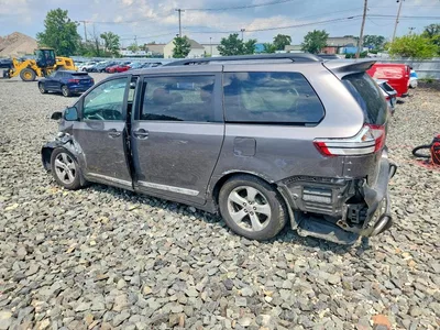 2017 TOYOTA SIENNA LE, фото 2, лот 10539683