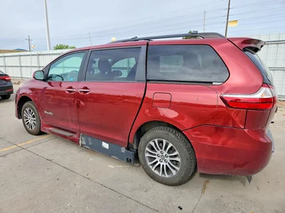 2018 TOYOTA SIENNA XLE 8-PASSENGER, фото 2, лот 10518899