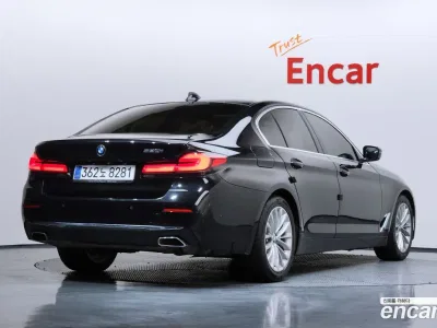 2021 BMW 5-Series 520i Luxury, фото 1, лот 10073785