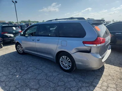 2013 TOYOTA SIENNA XLE 8-PASSENGER, фото 2, лот 10550813