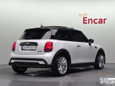 2023 Mini Cooper Classic Plus Launch Pack, фото 2, лот 10214955