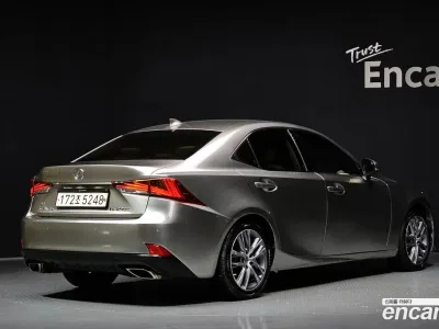 2017 Lexus IS 200t Supreme, фото 2, лот 10120760