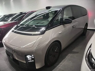 2024 Li Auto MEGA Ultra, фото 1, лот 10447531