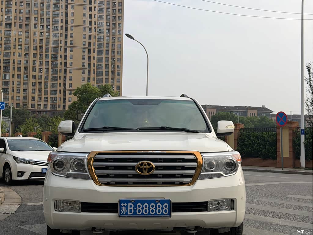 2010 Toyota Land Cruiser Model 4.7L Automatic VX, фото 1, лот 11225442