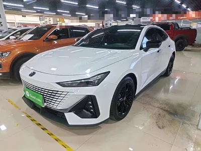 2023 Changan UNI-V 1.5T Luxury Edition, фото 2, лот 10253253