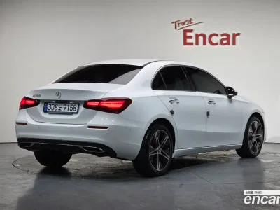 2024 Mercedes-Benz A-Class A220 Sedan, фото 2, лот 10040171