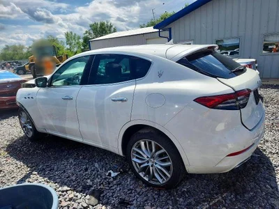 2022 MASERATI LEVANTE BASE, фото 2, лот 11240661