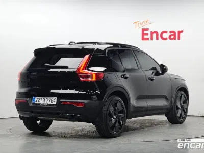 2025 Volvo XC40 B4 Black Edition, фото 2, лот 10127522