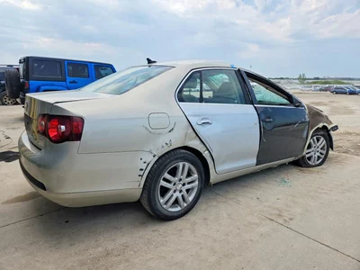 2010 VOLKSWAGEN JETTA TDI, фото 3, лот 10833442