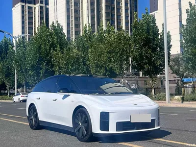 2025 Li Auto i6 4WD Base Model, фото 3, лот 10397002