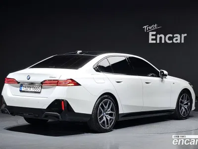 2024 BMW 5-Series 520i M Sport, фото 1, лот 10067822