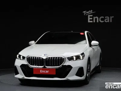 2024 BMW 5-Series 520i M Sport, фото 2, лот 10059528