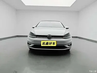 2020 Volkswagen Golf Beloved Edition 200TSI DSG Comfort Progressive, фото 2, лот 10416228