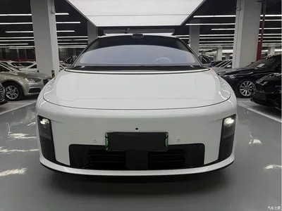 2025 Li Auto Li i8 Standard Edition, фото 2, лот 11016636