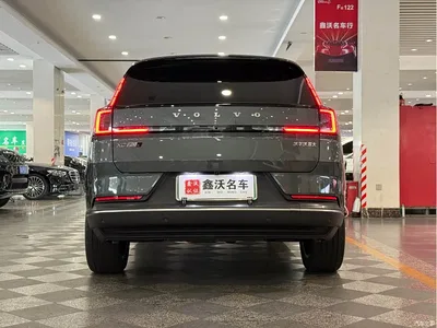 2026 Volvo XC70 Plug-in Hybrid AWD Extended Range Core, фото 3, лот 11314568