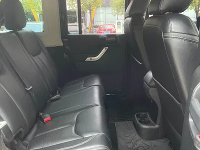 2017 Jeep Wrangler 3.0L Sahara 4-Door Comfort Edition, фото 4, лот 10769111