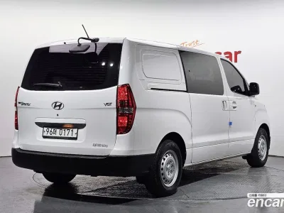 2019 Hyundai Starex Van 5-Seater, фото 2, лот 10161476
