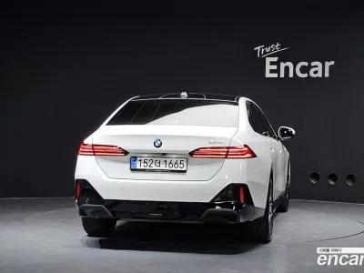 2024 BMW 5-Series 520i M Sport, фото 3, лот 10067822