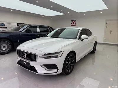 2020 Volvo S60 T4 Momentum Luxury Edition, фото 1, лот 10365899