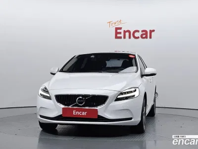 2017 Volvo V40 D3, фото 3, лот 10126523