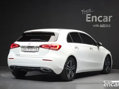 2022 Mercedes-Benz A-Class A220 Hatchback, фото 2, лот 11020154
