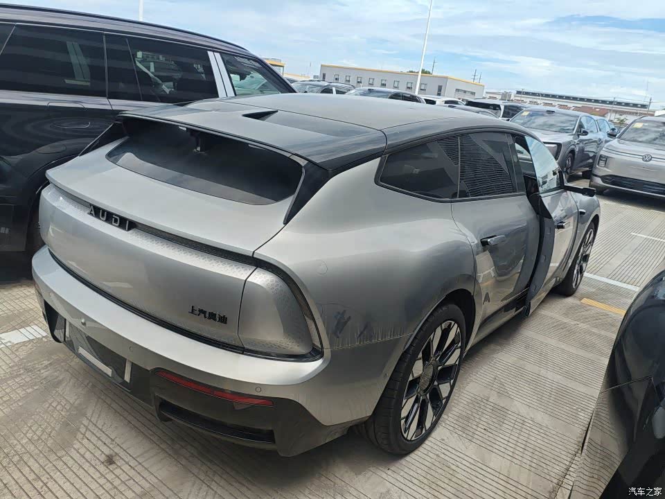2025 Audi E5 Sportback 300kw 2WD, фото 2, лот 10391163