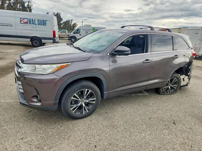 2017 TOYOTA HIGHLANDER LE PLUS, фото 1, лот 10500066
