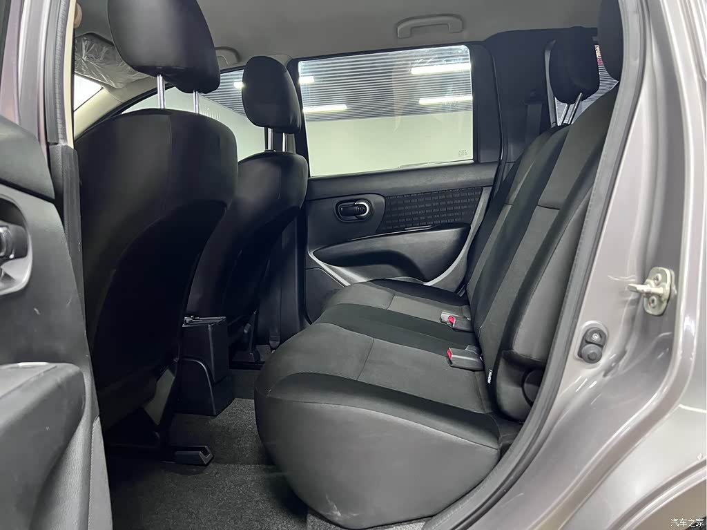 2013 Nissan Livina Sharp 1.6XL Manual Comfort, фото 4, лот 10954565
