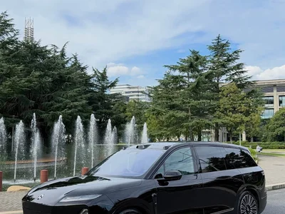 2025 NIO ES8 Model 6-Seat Executive Luxury Edition, фото 1, лот 10359411