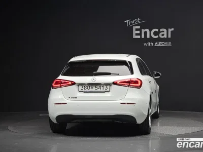 2020 Mercedes-Benz A-Class A220 Hatchback, фото 3, лот 10039783